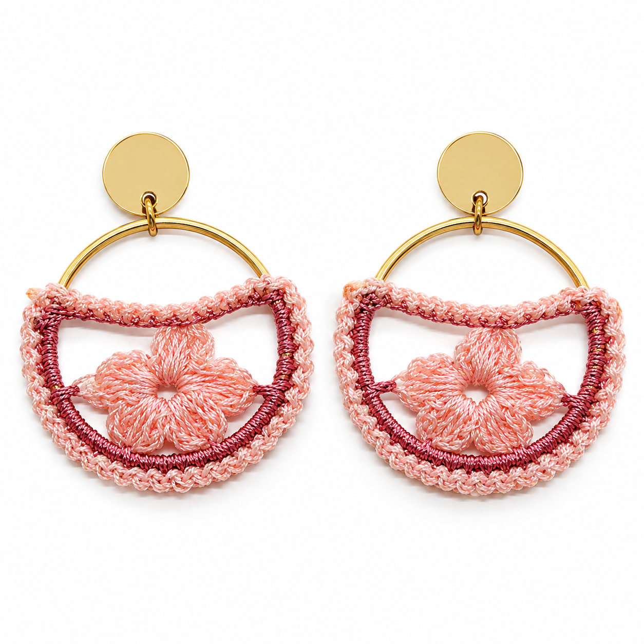 Aretes Flor de Rosé Tejidos a Mano – Joyería Artesanal en Tonos Rosados